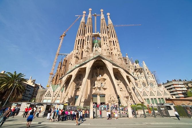 Barcelona Highlights W/ Pick-Up & Optional Sagrada Familia & Park Guell Tickets - Skip-the-Line Admission to Park Guell