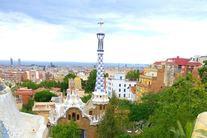 Barcelona Highlights With a Local Friend - Overview and Benefits of the Tour