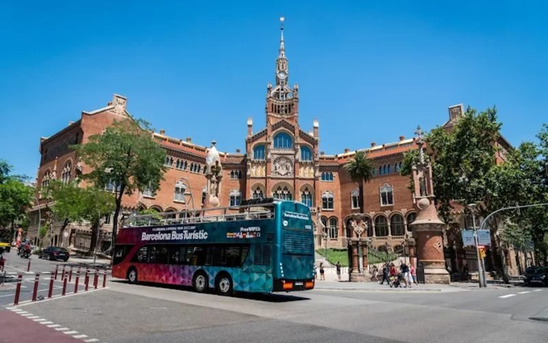 Barcelona: Hop-On Hop-Off Bus - What the ticket costs, and when it earns its keep
