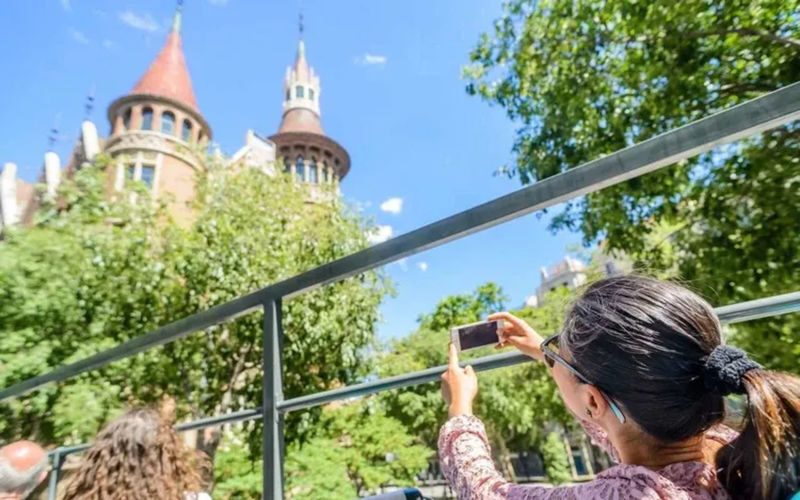 Barcelona: Hop-On Hop-Off Bus - Who should book this bus tour?