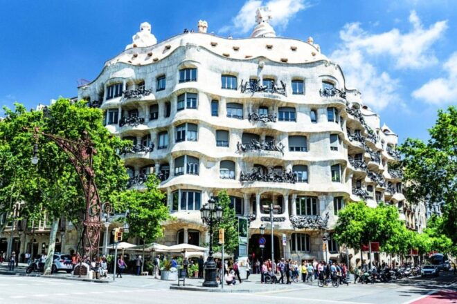 Barcelona in a Day: a Self-Guided Audio Tour in English - Tour Description and Itinerary