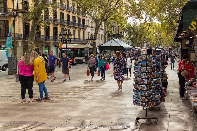 Barcelona in a Day: Private Full-Day Highlights Walking Tour - Questions and Help