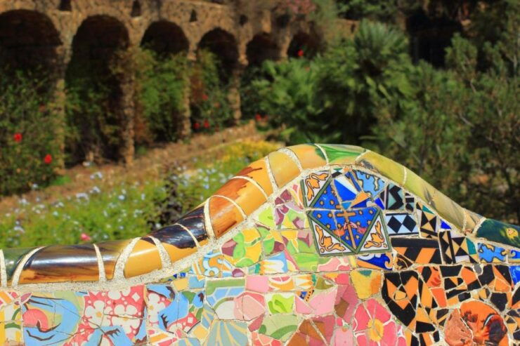 Barcelona: Insta-Perfect Walk With a Local - Language Options and Group Size