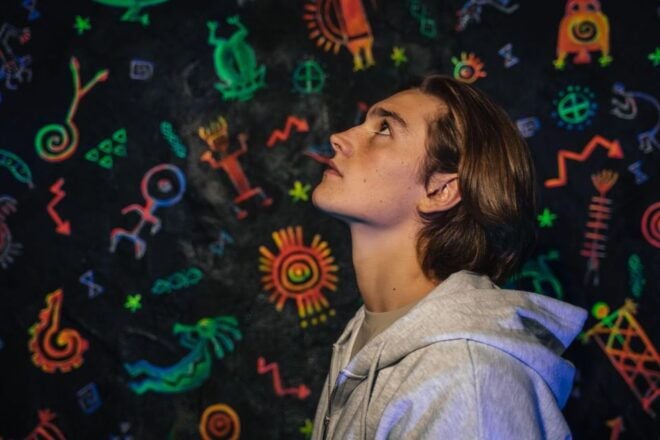 Barcelona: Interactive Art Installation by IKONO - Review Summary