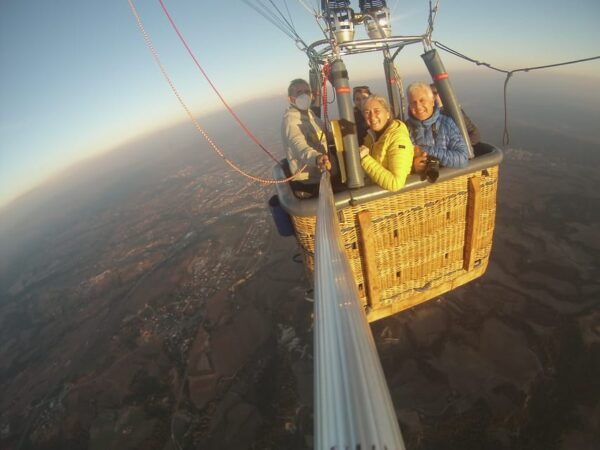 Barcelona Lanoia: Balloon Flight Shared Tour - Breathtaking Views of LAnoia