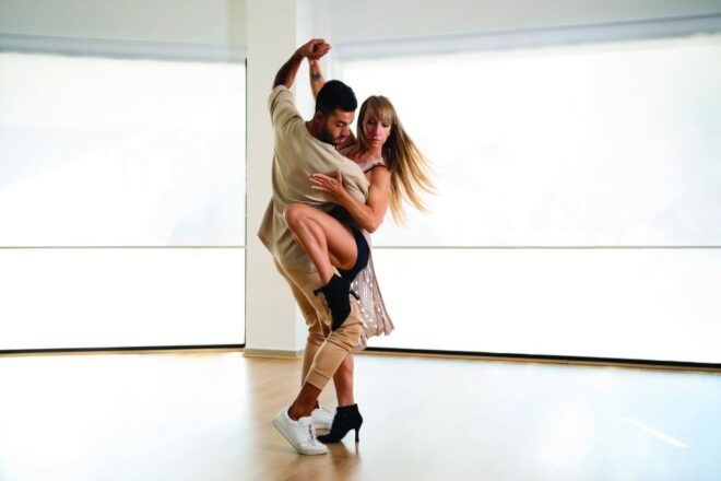 Barcelona: Latin Dance & Salsa Class Experience - Experience Highlights
