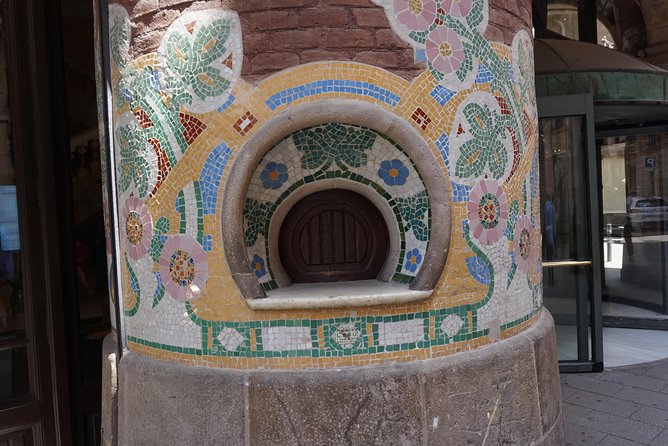 Barcelona Like a Local: Slow Tour by the Gothic Quarter and Beyond - Tour Pricing and Booking Details