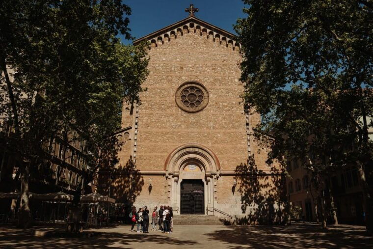 Barcelona: Local Food Tour in Gracia With Tastings & Drinks - Meeting Point and Preparation