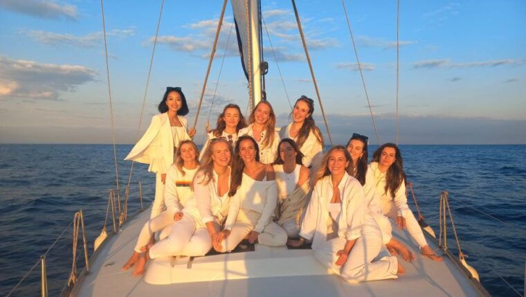 Barcelona: Luxury Private Yacht Daytime Cruise - Sailing Itinerary and Landmarks