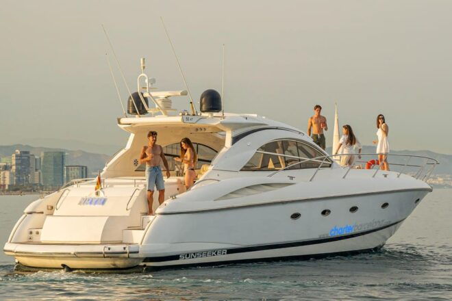 Barcelona: Luxury Yacht With Drinks and Snacks - Sailing Route and Stops