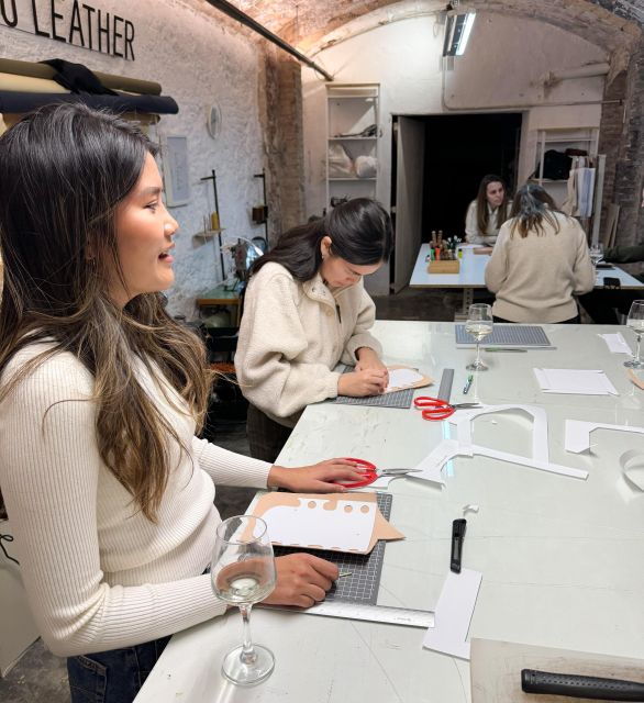 Barcelona: Make Your Own Belt Experience - Workshop Description