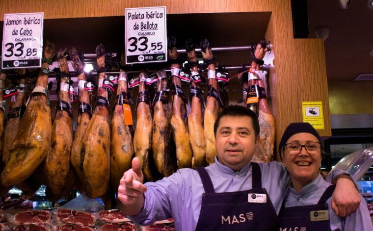 Barcelona: Market, Tasty Tapas/Food and Gothic History Tour - Cultural Insights and Guide Expertise