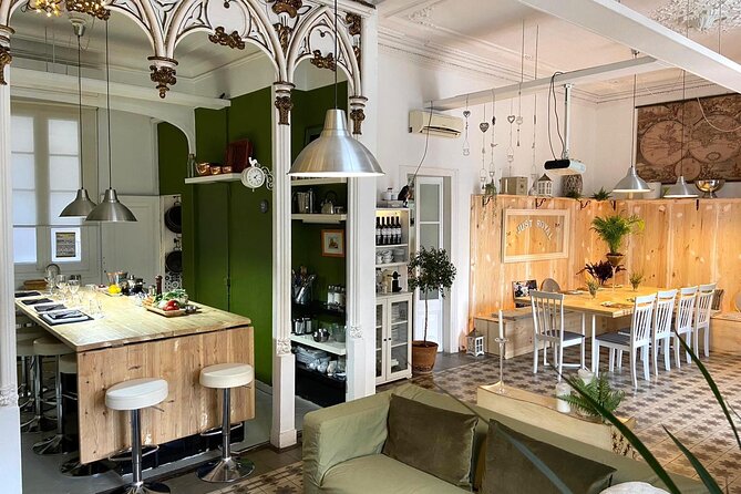 Barcelona Market Tour, Tapas Tasting & Paella Cooking Class - Meeting and Pickup Information