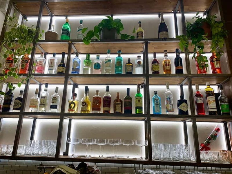 Barcelona: Mixology class: create a cocktail that reflects your personality! - Good To Know