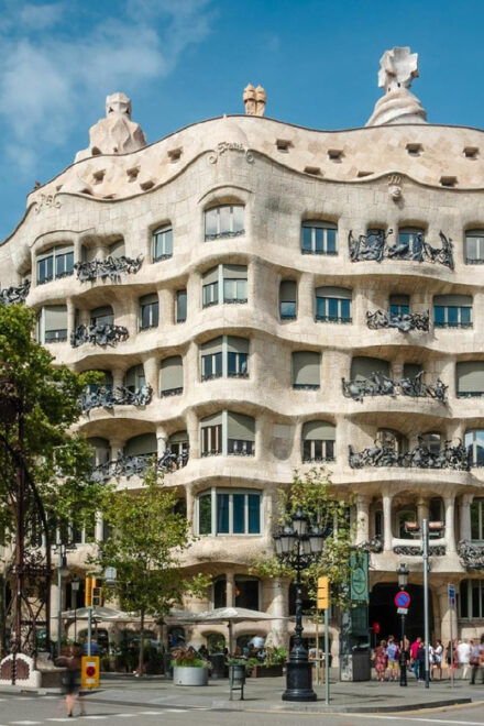 Barcelona: Modernism Gaudi Architectural Walking Tour - Whats Included
