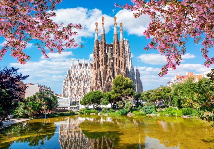 Barcelona, Modernist: Scavenger Hunt & Self-Guided Tour - Tour Experience