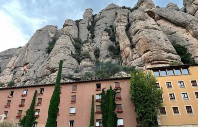 Barcelona: Monserrat Private Transfer - Transfer Duration and Vehicles