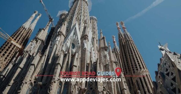 Barcelona: Montjuïc Sagrada Familia & Gothic Quarter 3 Hours - Inclusions and Exclusions