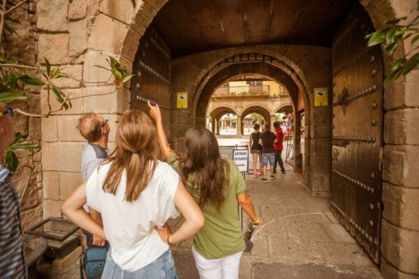 Barcelona Montjuic Three-Hour Bike Tour - Directions
