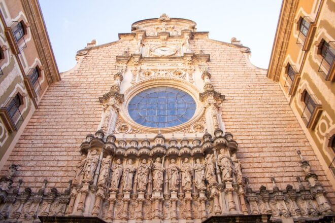 Barcelona: Montserrat Day Trip With Lunch and Wine Tasting - Experience Highlights