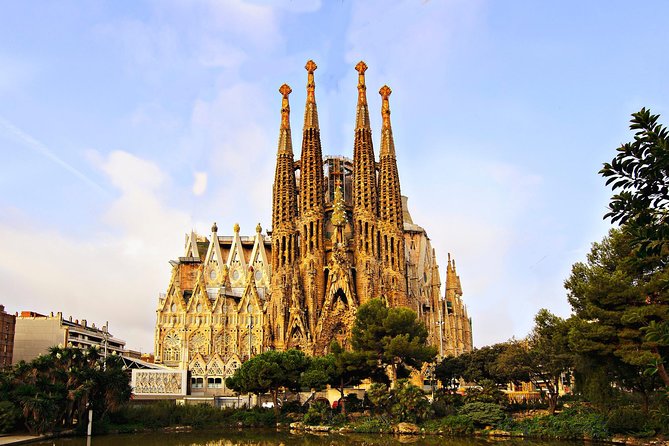 Barcelona & Montserrat Luxury Private Tour - Overview