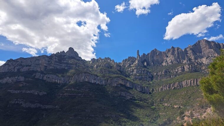 Barcelona: Montserrat Monastery and Natural Park Guided Tour - Tour Features