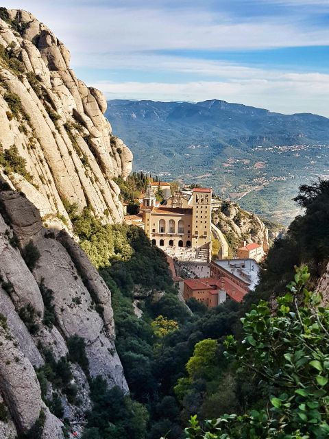 Barcelona: Montserrat Private Tour for Families With Pickup - Itinerary