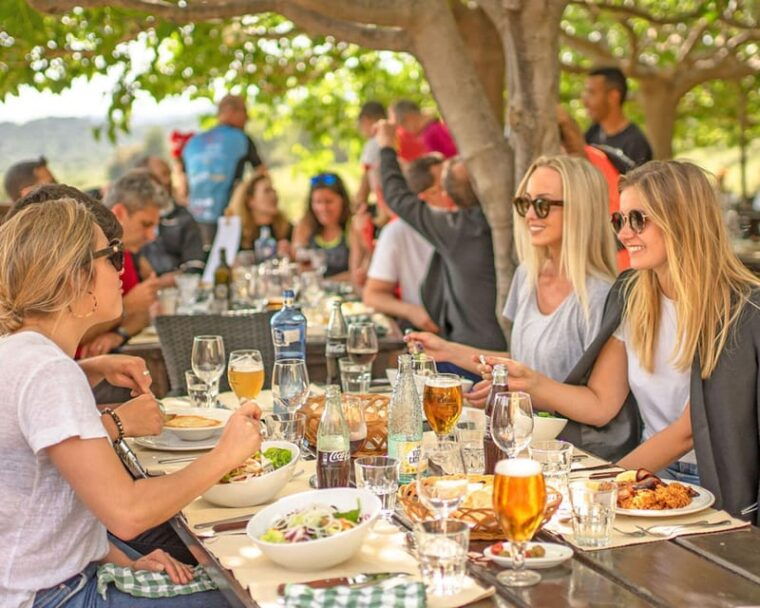 Barcelona: Montserrat Visit & Lunch at Farmhouse Small Group - Dining Experience