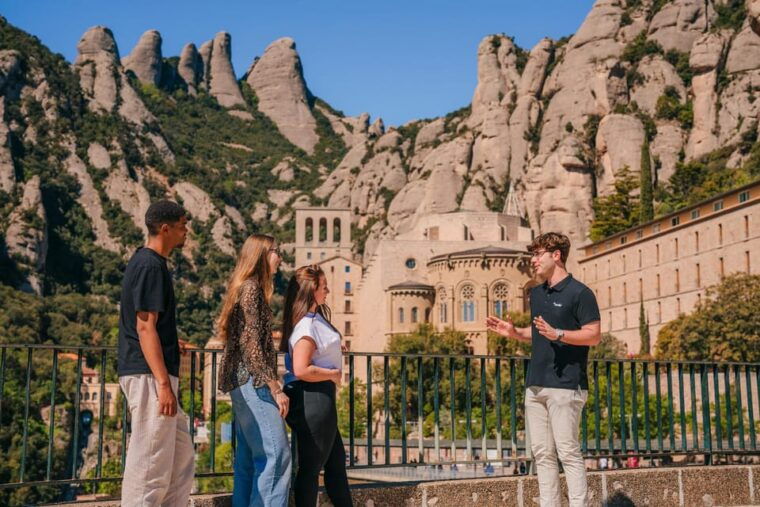 Barcelona: Montserrat Visit & Lunch at Farmhouse Small Group - Meeting Point and What to Bring