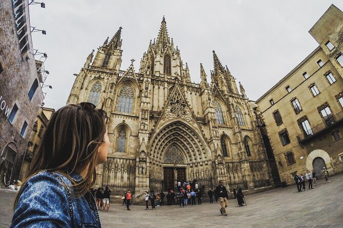 Barcelona Must-See Private Tour With a Friendly Local Guide - Customizable Itinerary