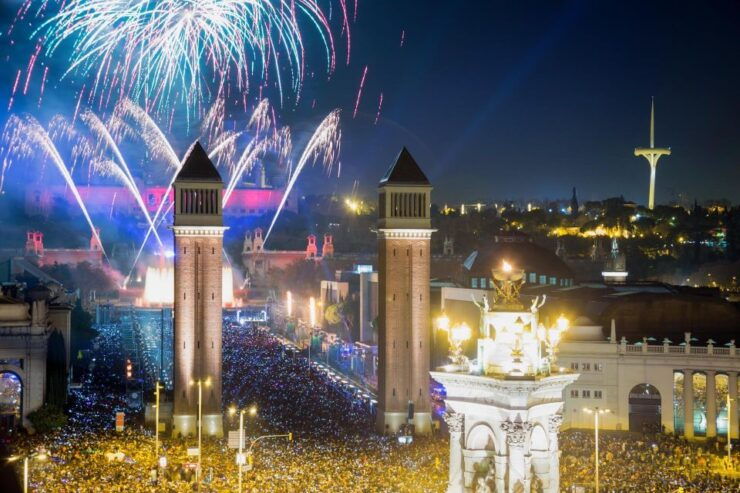 Barcelona: New Year's Eve Night Out With 90-Minute Open Bar - Experience Highlights