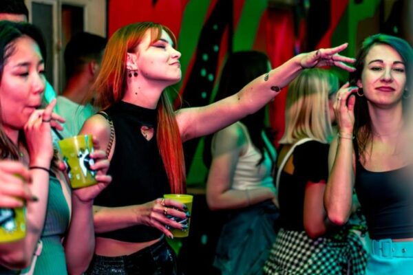 Barcelona: New Year'S Eve Pub Crawl With 1.5 Hour Open Bar - Directions and Important Information