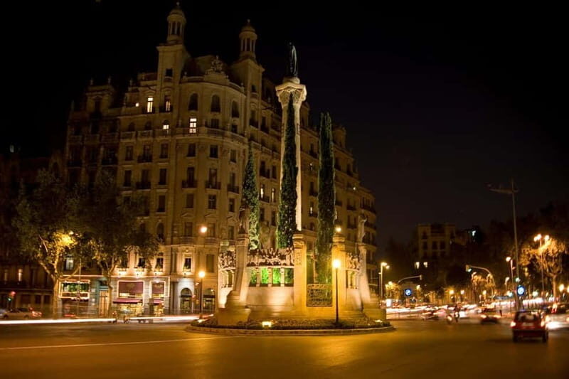 Barcelona: Night Bus Tour with Live Guide - What Makes This Tour Stand Out?