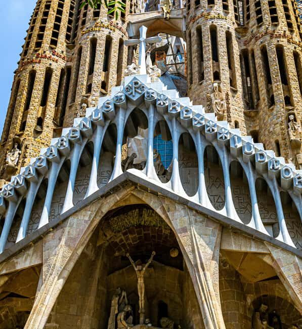 Barcelona: Night Lights & Tapas Tour by Car - Why This Tour Delivers Great Value