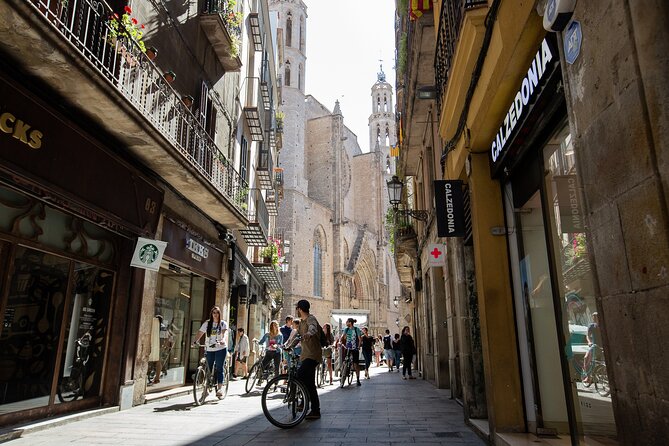 Barcelona Off The Beaten Track 4h Bike Tour - Meeting and Pickup Information