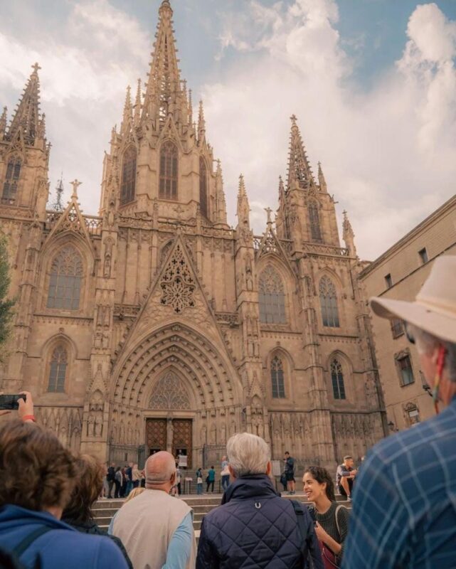 Barcelona Old town and Gothic Quarter Walking Tour - Practical details for the morning