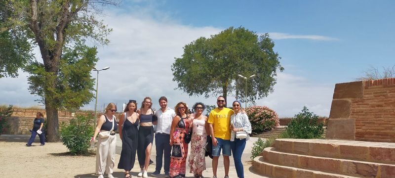 Barcelona old town and Montjuic Castle tour with cable car ride - Who will enjoy this half-day