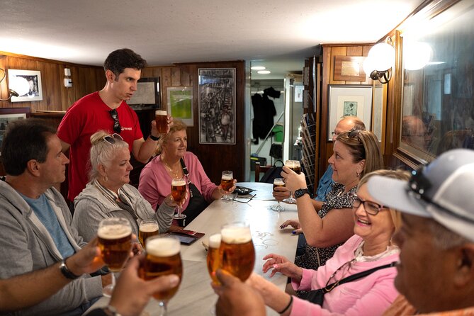 Barcelona: Old Town Evening Food Tour With 8 Tapas & 4 Drinks - Meeting Point