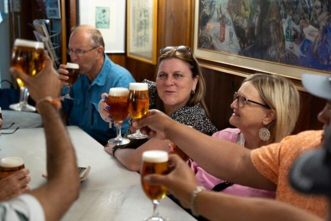 Barcelona: Old Town Evening Tour With Tapas and Drinks - Tour Description