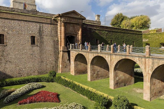 Barcelona Old Town & Sky Views: Montjuic Castle Visit & Cable Car in Small Group - The Sum Up
