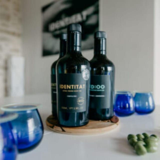 Barcelona: Olive Oil Tasting With Tapas and Cava - Meeting at the Hola Olive Store