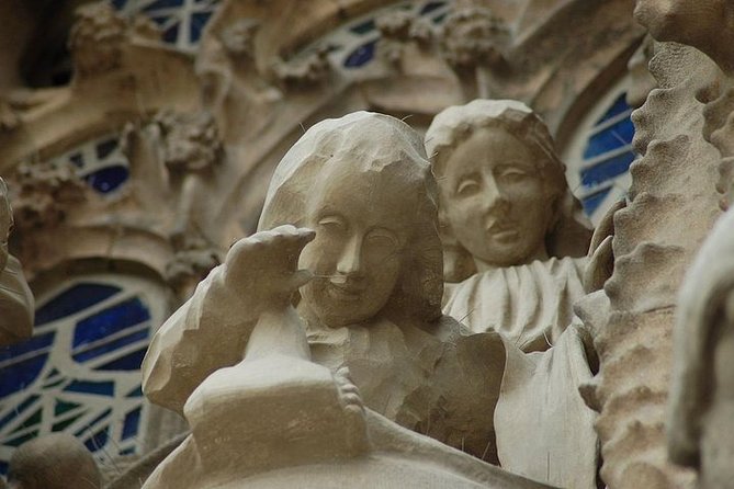 Barcelona. Online Tour to Sagrada Familia With Expert Local Guide - Cancellation Policy