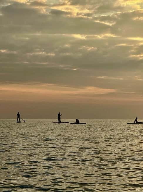 Barcelona: Paddleboarding at Sunrise. Includes: instructor, photos, equipment - Value for Money