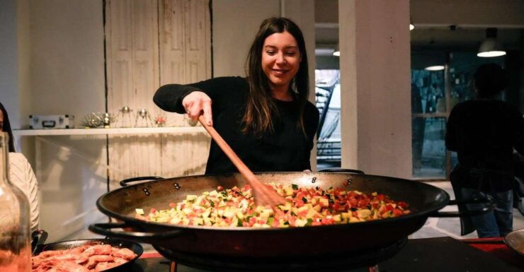 Barcelona: Paella Cooking Experience & Wine - Experience Details