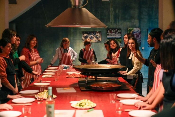 Barcelona: Paella Cooking Experience & Wine - Customer Reviews