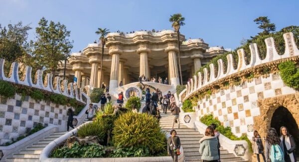 Barcelona: Park Güell Entry Ticket and Guided Tour - Exploring Park Güells History