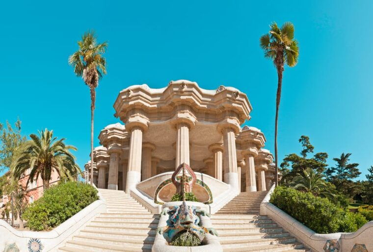 Barcelona: Park Güell Guided Tour & Priority Access - Panoramic Views From Carmel Hill
