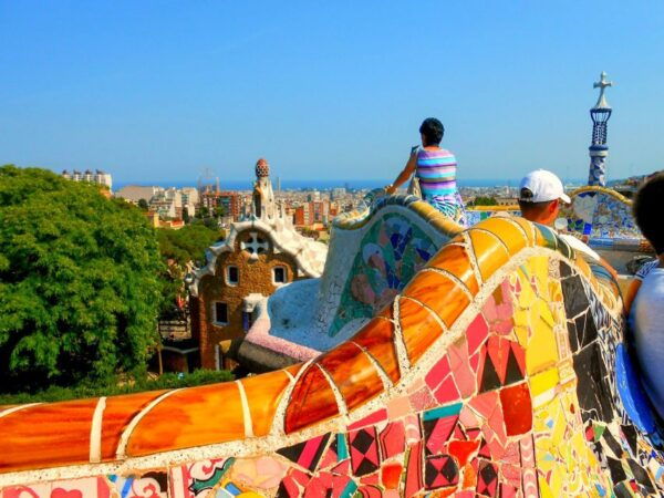 Barcelona: Park Guell Guided Tour With Skip-The-Line Access - Meeting Point