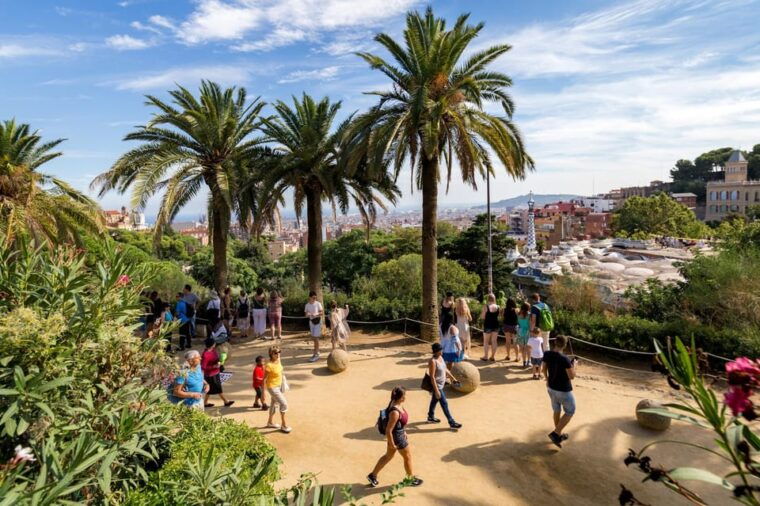 Barcelona: Park Guell Guided Tour With Skip-The-Line Entry - Meeting Point and Directions