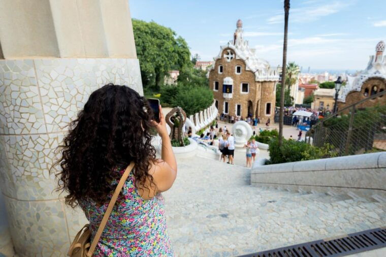 Barcelona: Park Guell Guided Tour With Skip-The-Line Entry - Recommended Attire and Restrictions